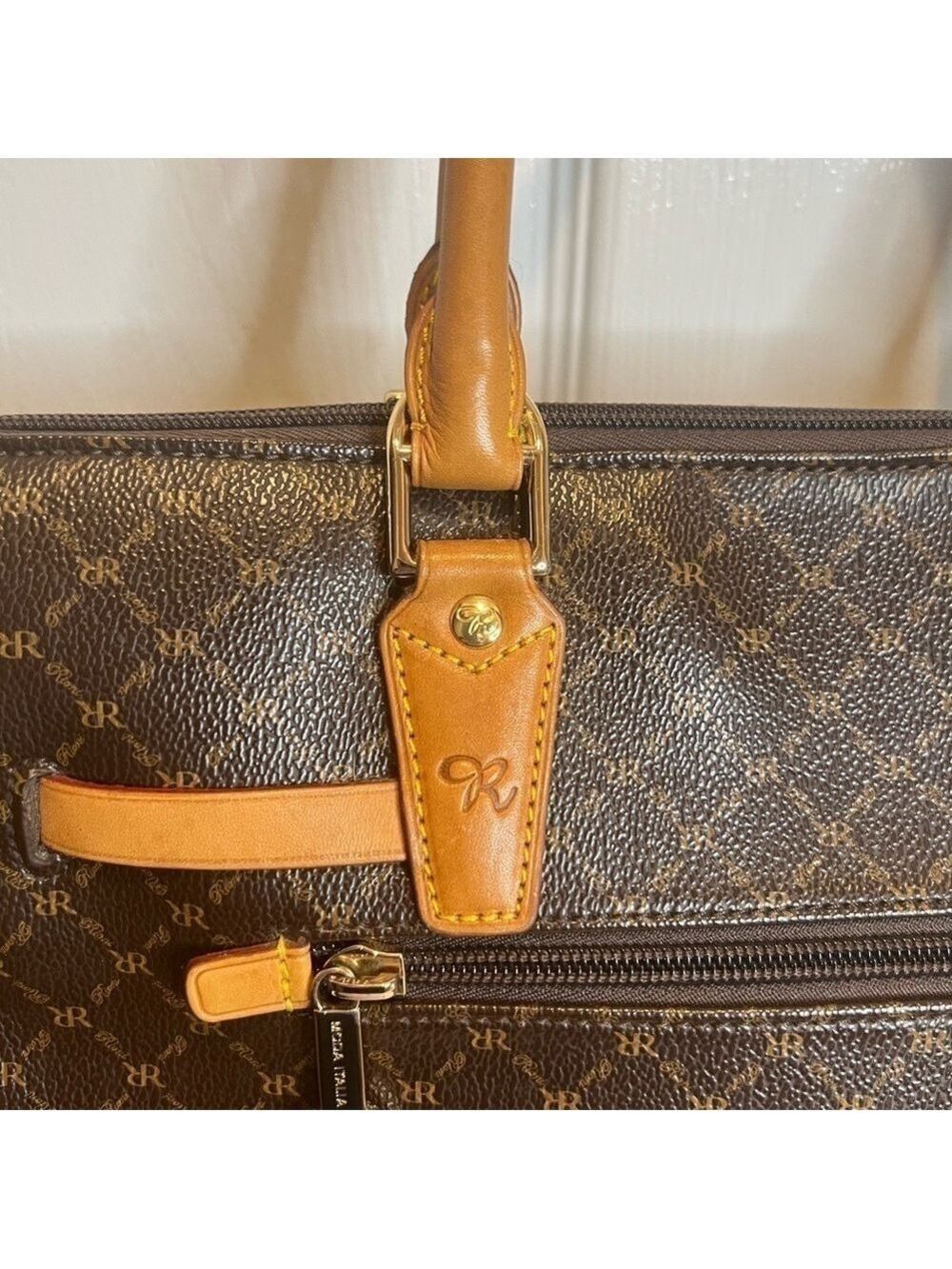RIONI ITALIA PRINCESS SATCHEL. 14” x 5.3” x 9”. - Picture 11 of 15